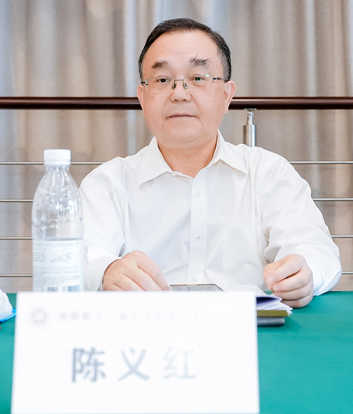 鴻鐳激光董事長陳義紅